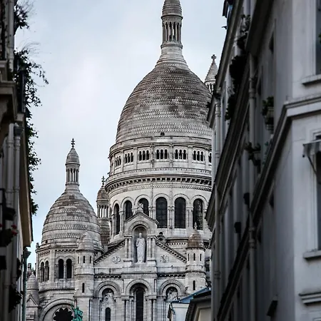 Montmartre Leo Ferre *